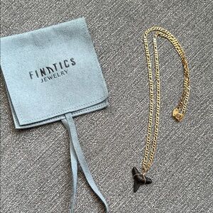 Finatics Shark tooth necklace